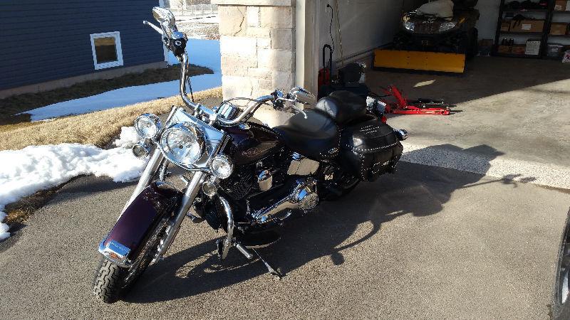 Low mileage very clean 06 Softail Heritage Classic