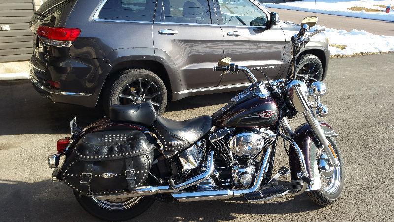 Low mileage very clean 06 Softail Heritage Classic