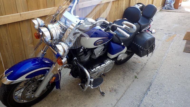 2002 Victory V92C Deluxe Cruiser