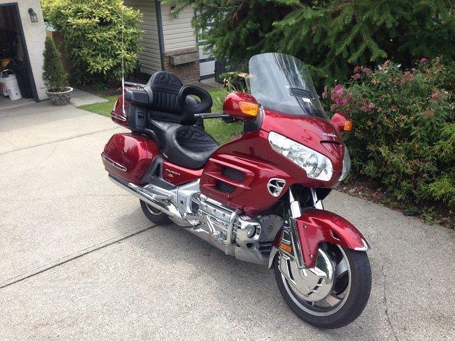 2010 Hond Goldwing - Mint with many extras