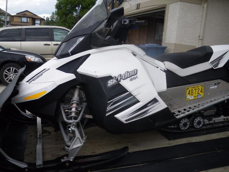 2010 Ski-Doo GSX LE 1200