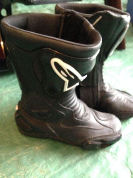 Women's leather riding boots size 7