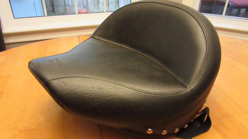 Mustang Seat for Yamaha VStar 650 Classic 1998 and Up