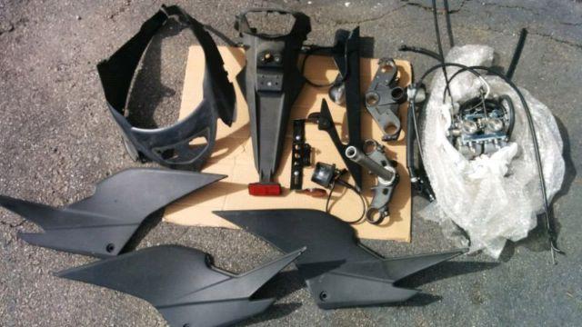 Kawasaki Ninja 250 -- Parts, fender, carbs, triple tree