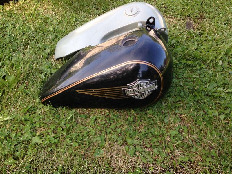 Harley-Daviddon flat side fatbob tanks
