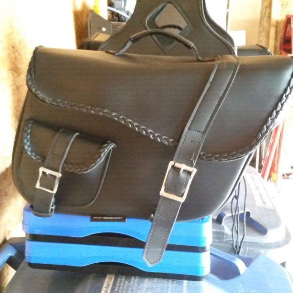 Universal saddlebags