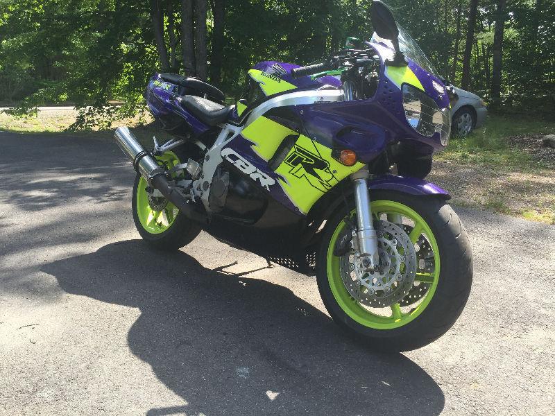CBR900rr Fireblade