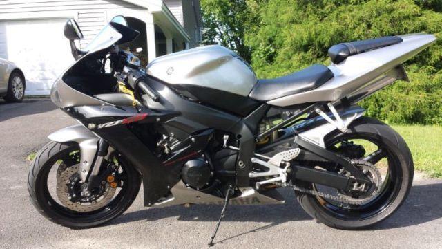 REDUCED! 2003 Yamaha R1 - immaculate condition