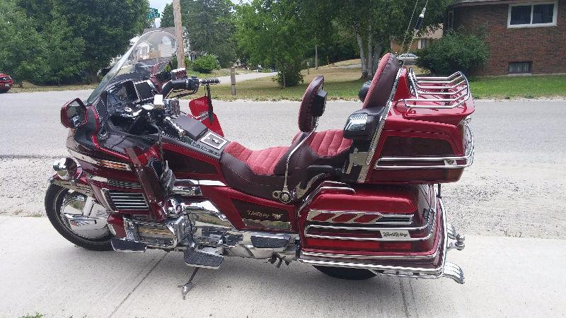 95 Goldwing SE1500 Ann Ed. Candy Spectra Red / Italian Red