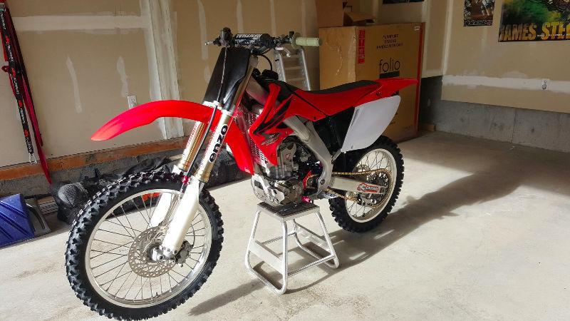 2005 CRF250R in great shape. Runs awesome!