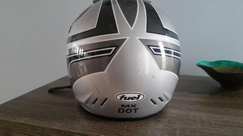 Fuel - Youth S/M Helmet (DOT Approved)