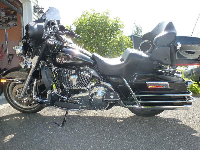 harley davidson 2008 flhtcu avec seulement 21 000kilo