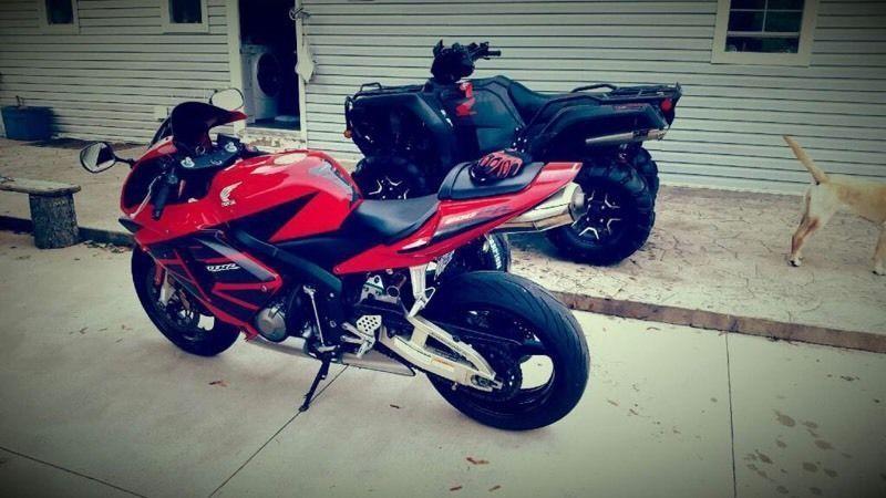 Wanted: Wanted 2003 CBR 600rr aftermarket exhaust l
