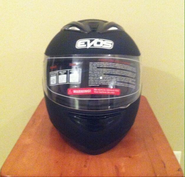 Motorcycle Helmet - Brand New - DOT Approved - L - 5 REMAINING