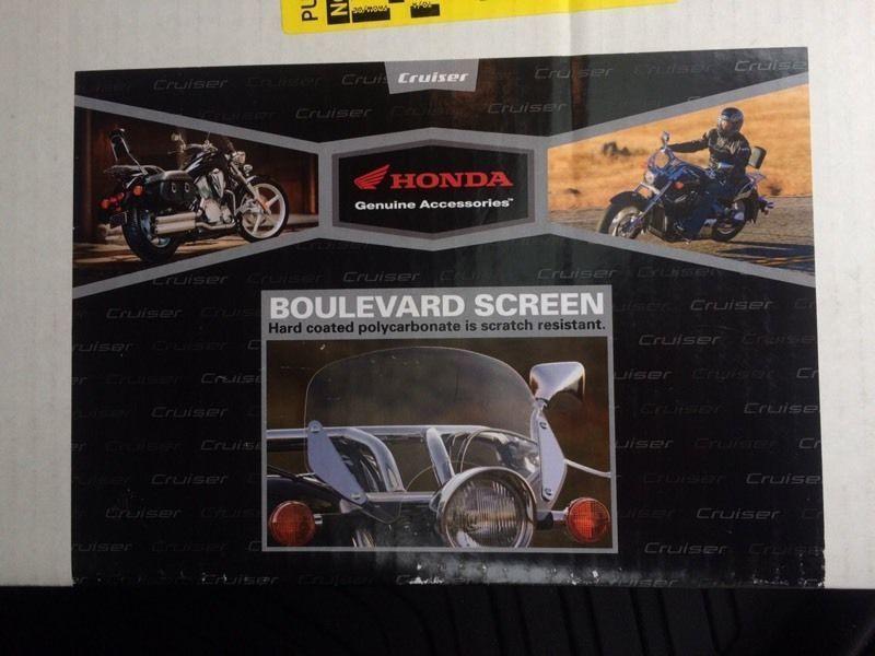 Boulevard Windscreen (tinted)