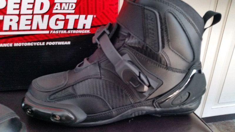 Motorcycle boots brand new
