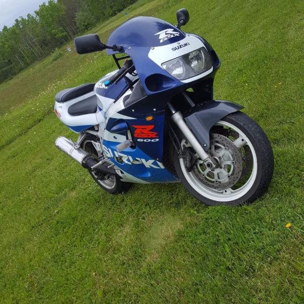 1998 Suzuki GSXR 600 Great Shape **REDUCED TO SELL**
