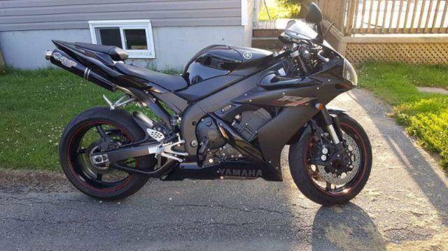 For sale or trade is my 2006 Yamaha R1 with Low KMS