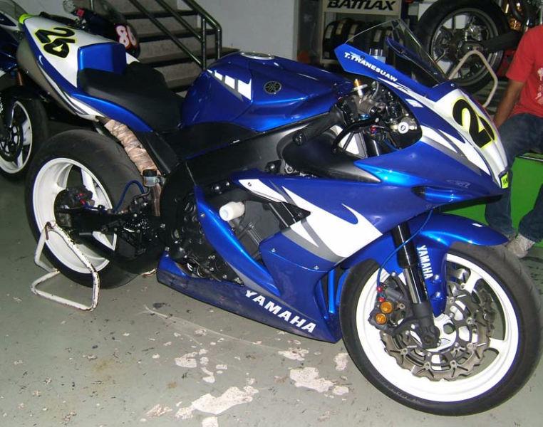 04-06 Yamaha R1 track fairing