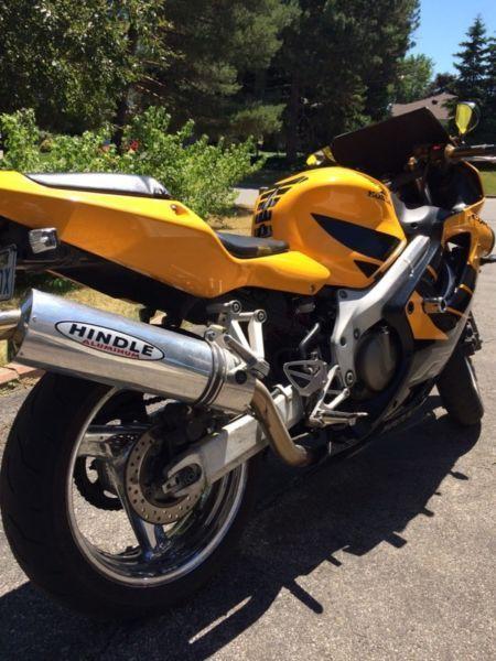 2000 Honda CBR600F4 for sale with gear! $3500