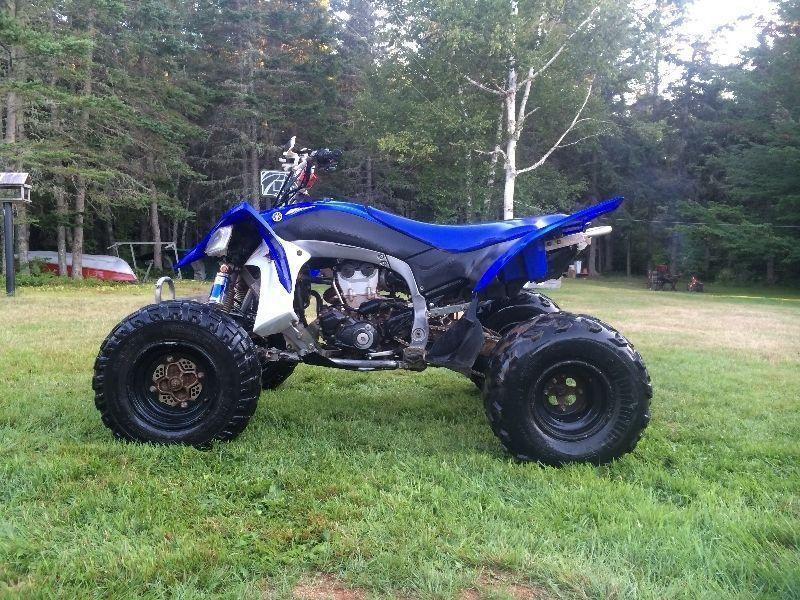 09 YAMAHA YFZ450 - NEEDS NOTHING TAKE IT HOME AND DRIVE IT