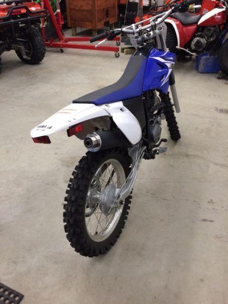 2014 Yamaha TT-R230E Motorcycle