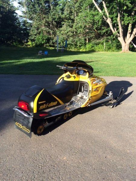 2002 SKI DOO MXZ 600