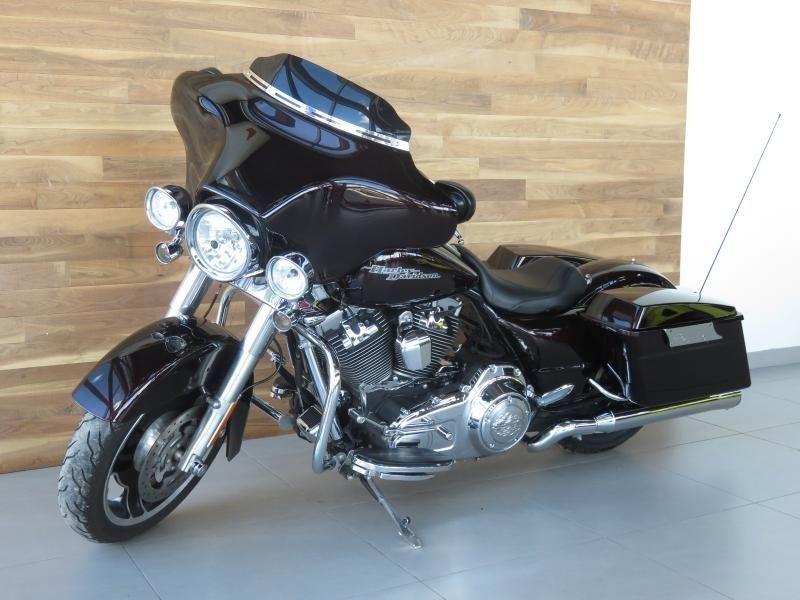 2011 Harley-Davidson FLHX STREET GLIDE 76,69$/SEMAINE