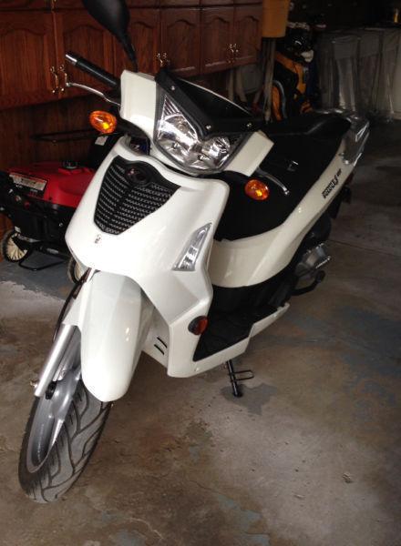 2009 Kymco People S Scooter