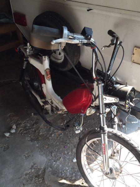 Moped: minarelli-must go