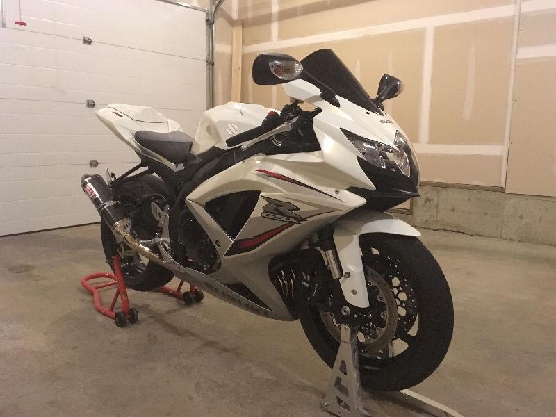 Showroom condition 2009 GSXR 750 **ONLY 6222 KM's**