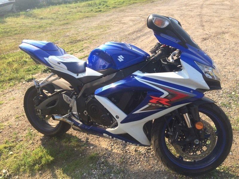 Selling my 08 gsxr 750 mint or trade for the right std car