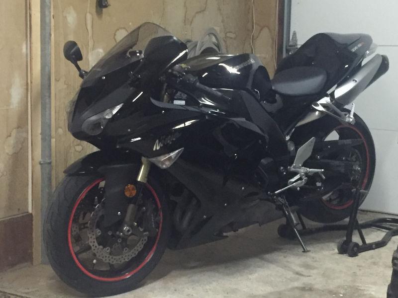 2006 zx 10R...beautiful condition with low klms