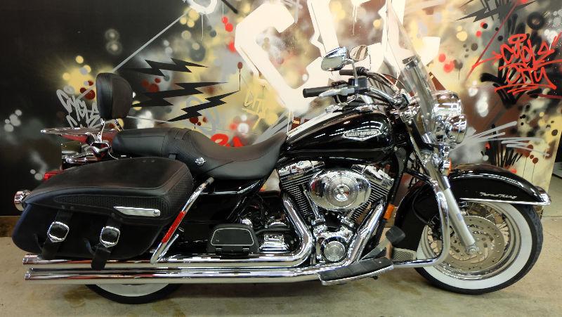 Harley Road king Classic. Everyones approved. $199 a month