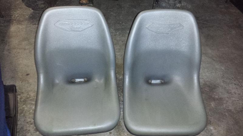 PAIR OF RHINO SEATS SILVER SPORT EDITION