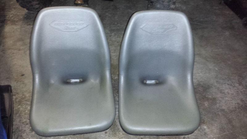 PAIR OF RHINO SEATS SILVER SPORT EDITION