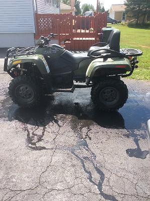 Mint condition 2010 Arctic Cat 550 2-UP