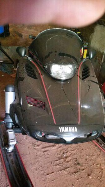 Yamiha 600 snowmobile