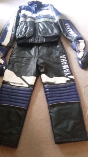Size medium yamaha leather skidoo suit