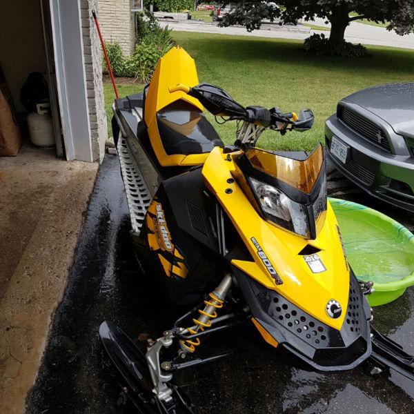 2009 Ski-Doo MXZ Adrenaline 800R