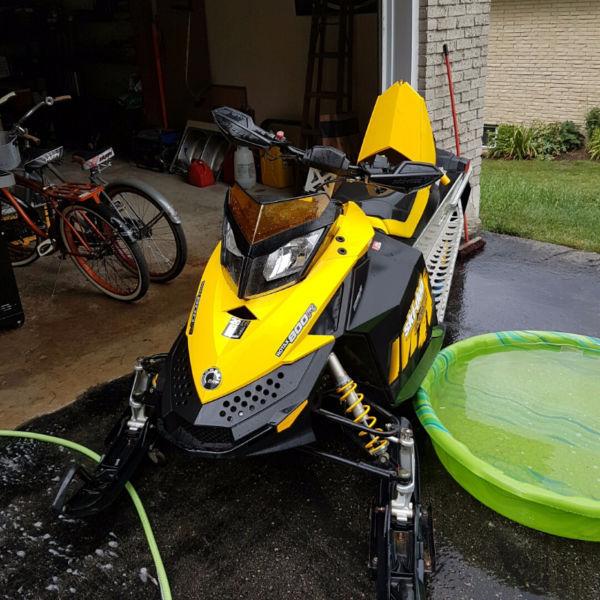 2009 Ski-Doo MXZ Adrenaline 800R