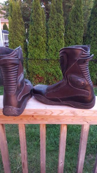 Icon reign waterproof motorcycle boots