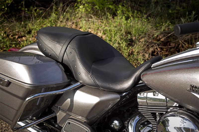 HARLEY ROADKING SEAT