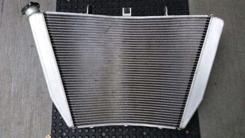 2007 2008 Suzuki GSX-R1000 radiator and fan, like NEW