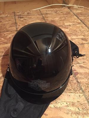 Black Harley Davidson helmet
