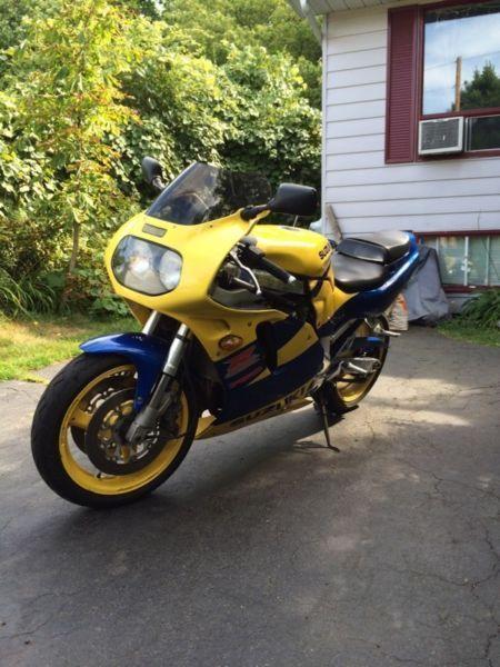 1992 GSX -R 750