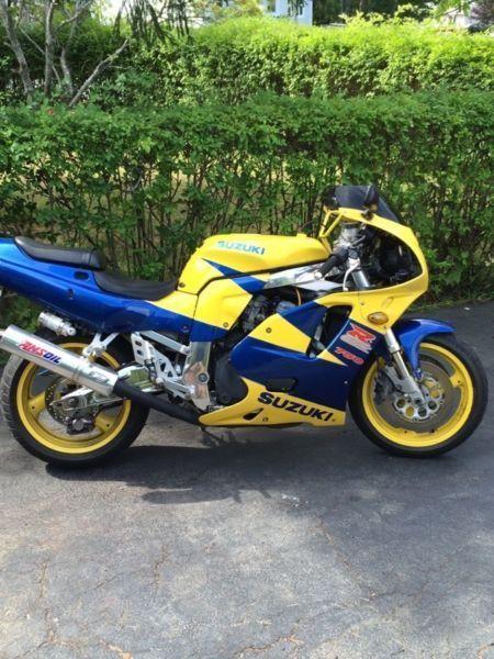 1992 GSX -R 750