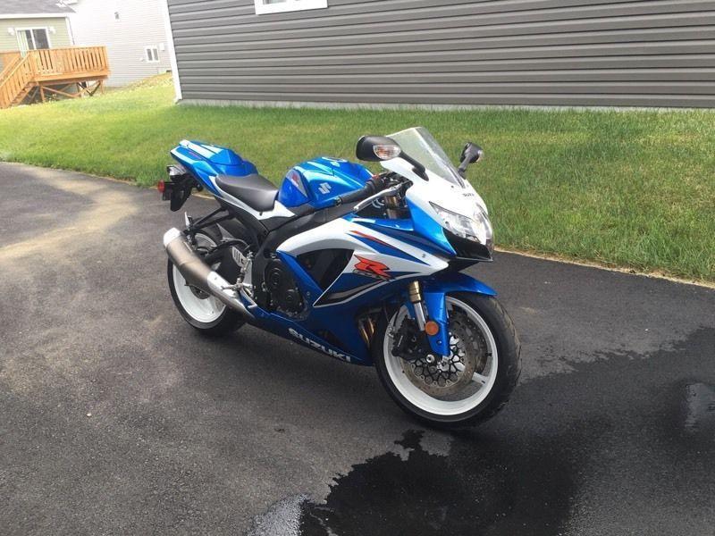 Mint GSXR600 for sale only 2000km