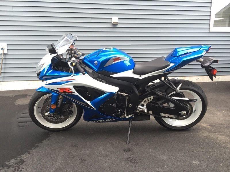 Mint GSXR600 for sale only 2000km