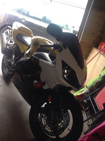2002 Honda Cbr f4i